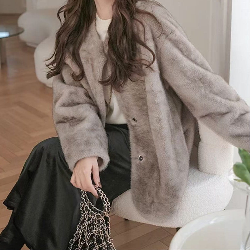 K2140 轻奢名媛气质小香风毛绒外套 4WT88066