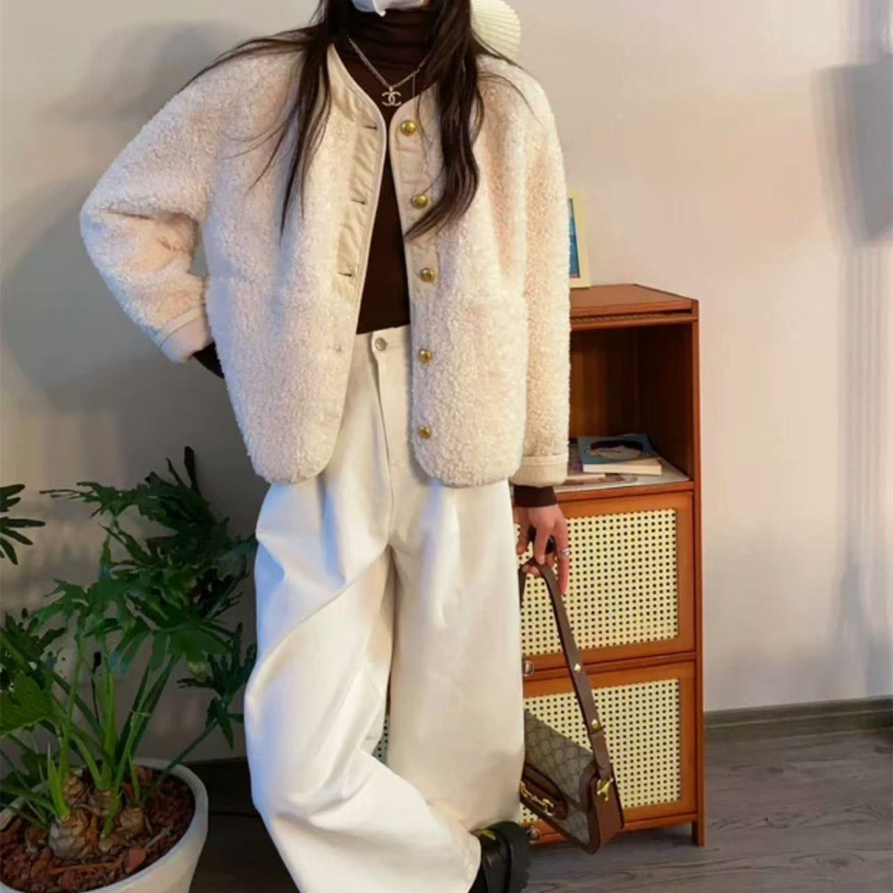 K2166 泰迪绒！加棉加厚单排小金扣小香风外套 4WT1786