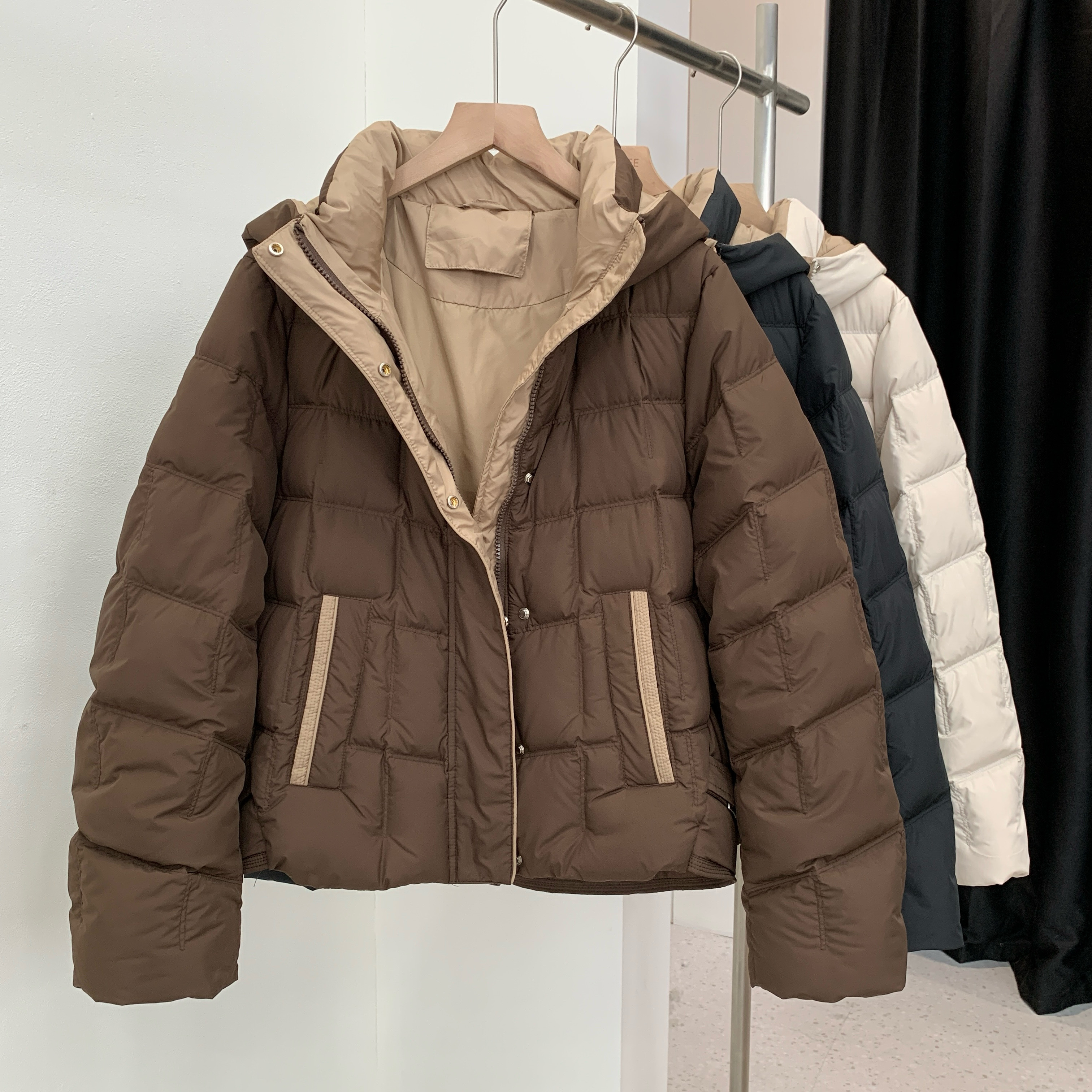 90绒短款羽绒服时尚休闲连帽冬季保暖羽绒服外套