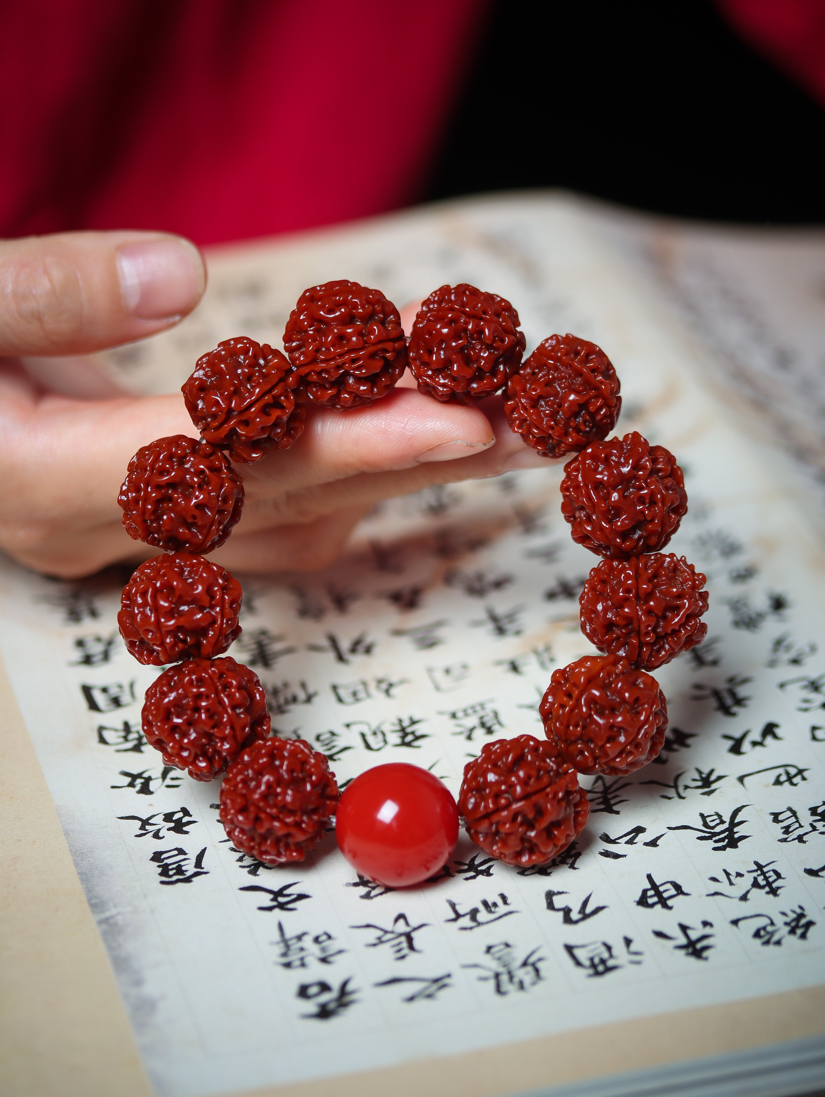 五瓣满蜂窝尼泊尔大金刚菩提手串机刷玉化包浆男女手链（红）