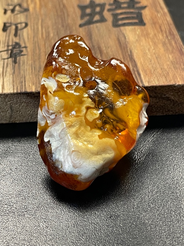 金瓷白妖花天然蜜蜡原石