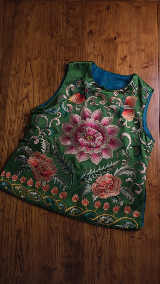 墨绿色满绣马甲105/62