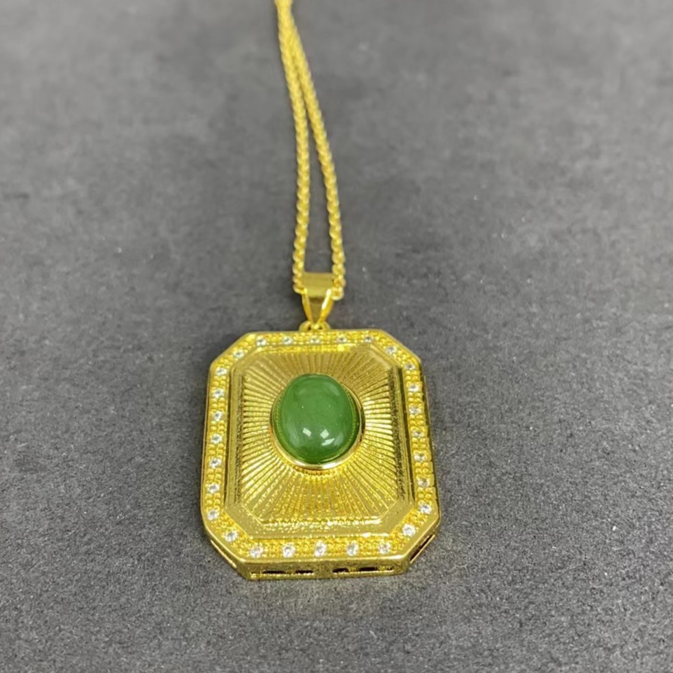 『柒哥』藏收级别拉丝方牌和田玉碧玉吊坠J111