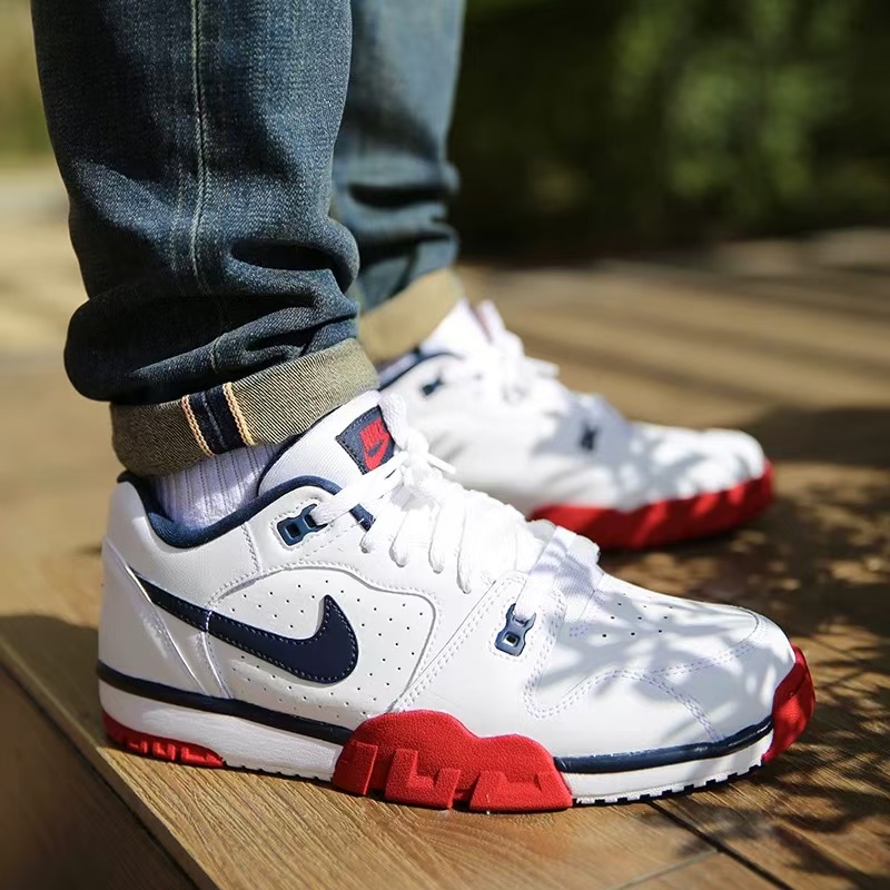 【桃子微瑕】Nike Air Cross Trainer复古篮球鞋白红蓝男CQ9182-101