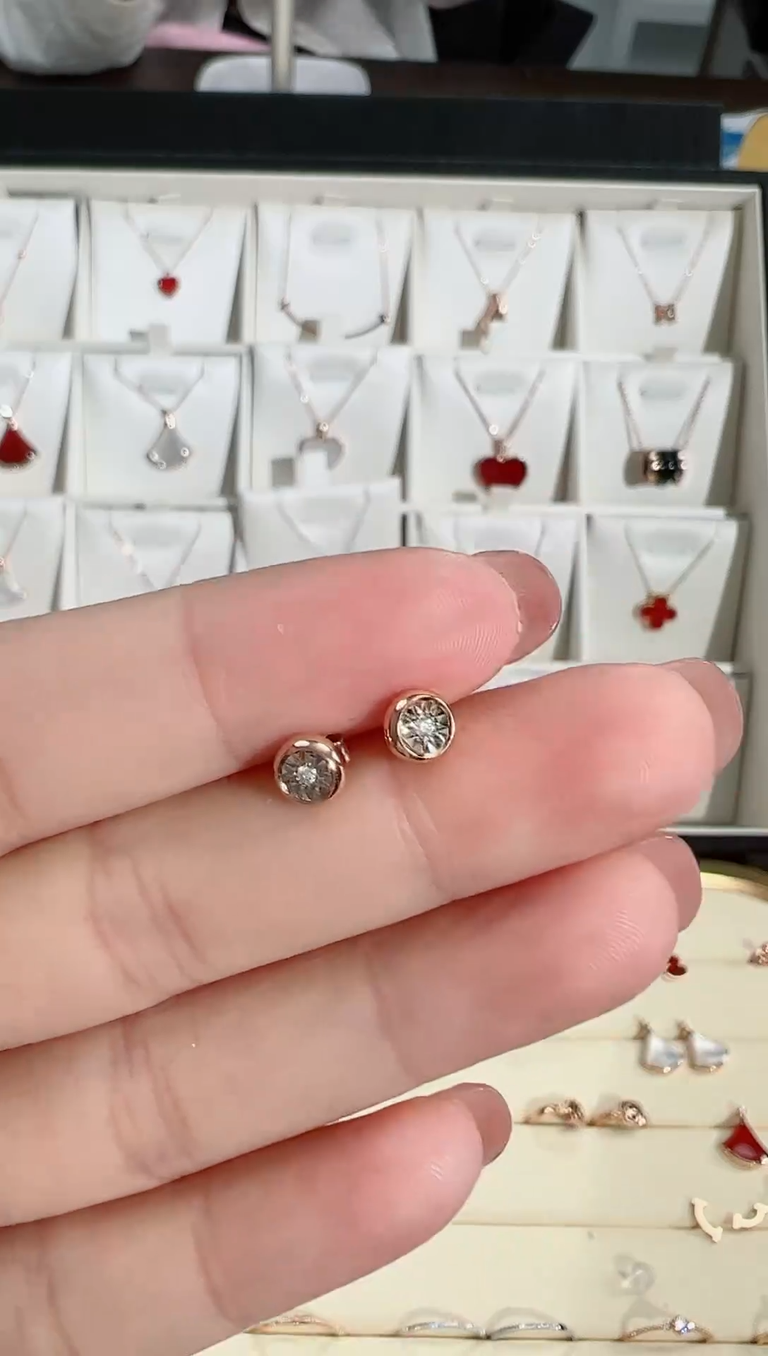 【闪购商品】钻石耳饰18K金镶嵌泡泡耳钉