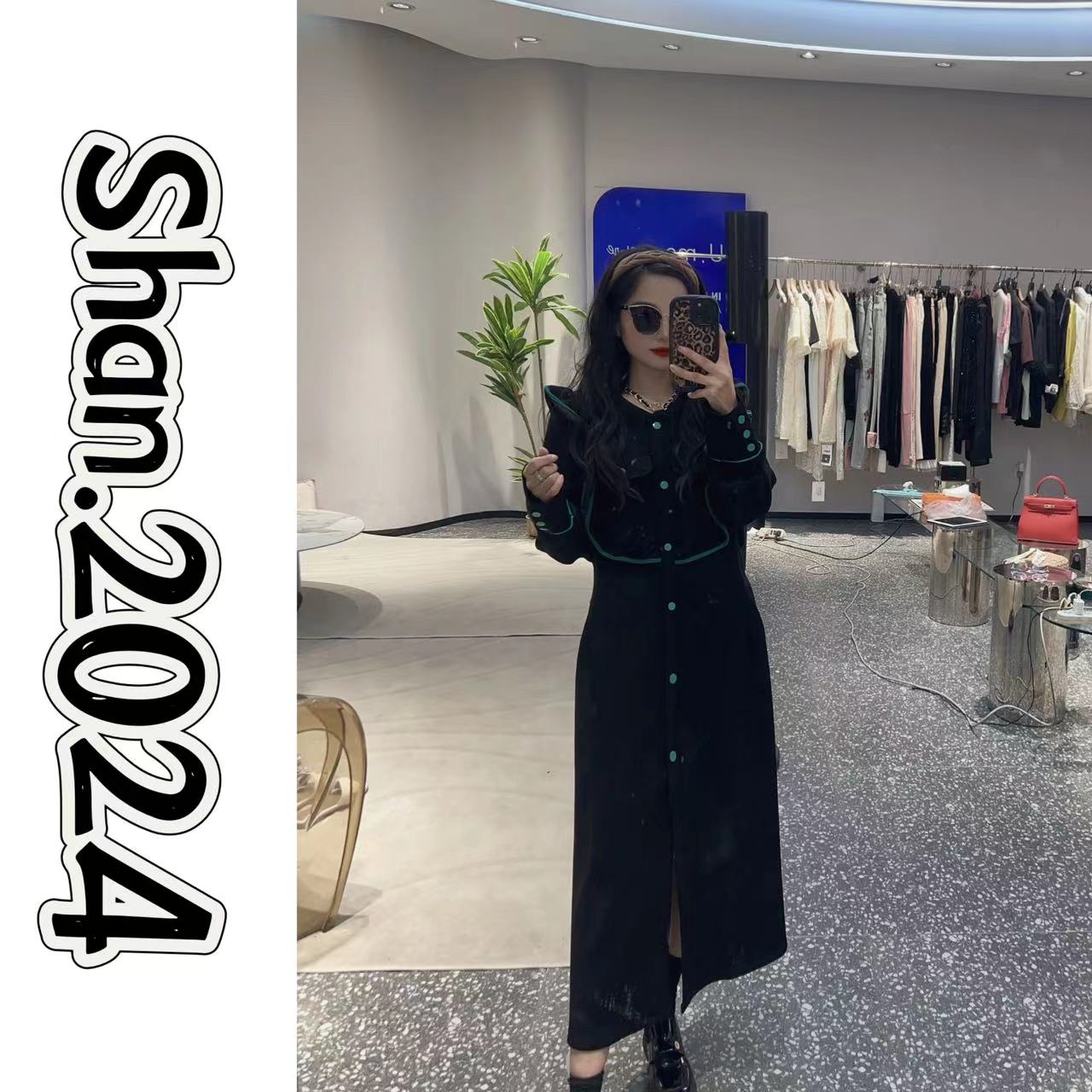 早秋装2024年新款法式赫本风荷叶边拼接黑色连衣裙23119