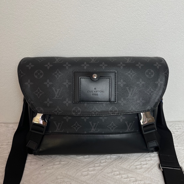 99新 LouisVuitton/路易威登 97新5259/男士经典时尚黑曜石邮差包