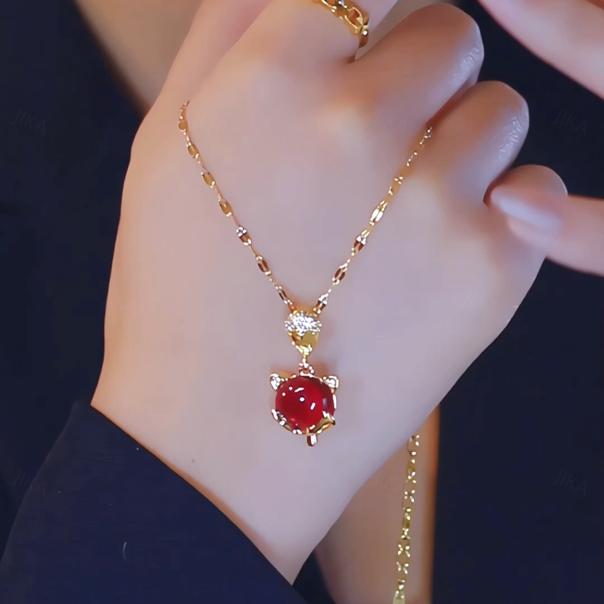 钛钢项链 气质红色小狐狸项链时尚百搭毛衣链不掉色小众轻奢新年