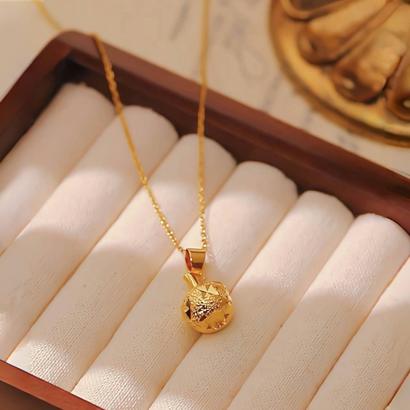 钛钢项链 平安果项链百搭女士礼物轻奢气质毛衣链时尚简约