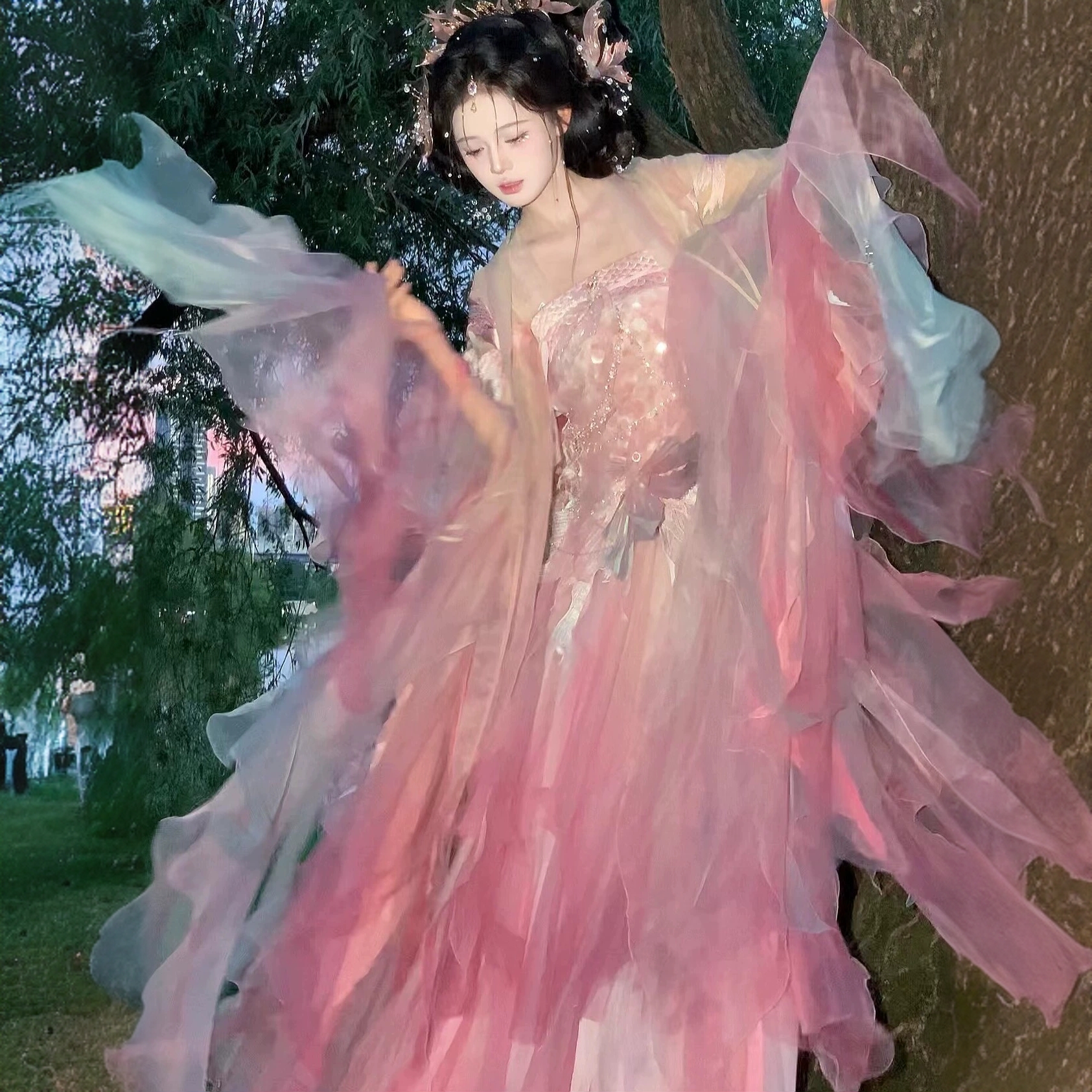 【粉锦鲤】汉服唐制女汉服粉人鱼重工刺绣诃子裙大袖衫齐胸超仙摄影
