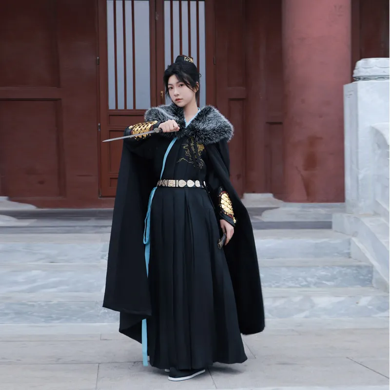 黑色【秋叶】国风汉服女款红色裘衣毛领长款保暖加厚斗篷秋冬新款 