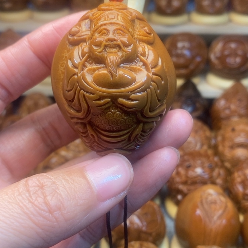 【闪购商品】红贵宝L****i