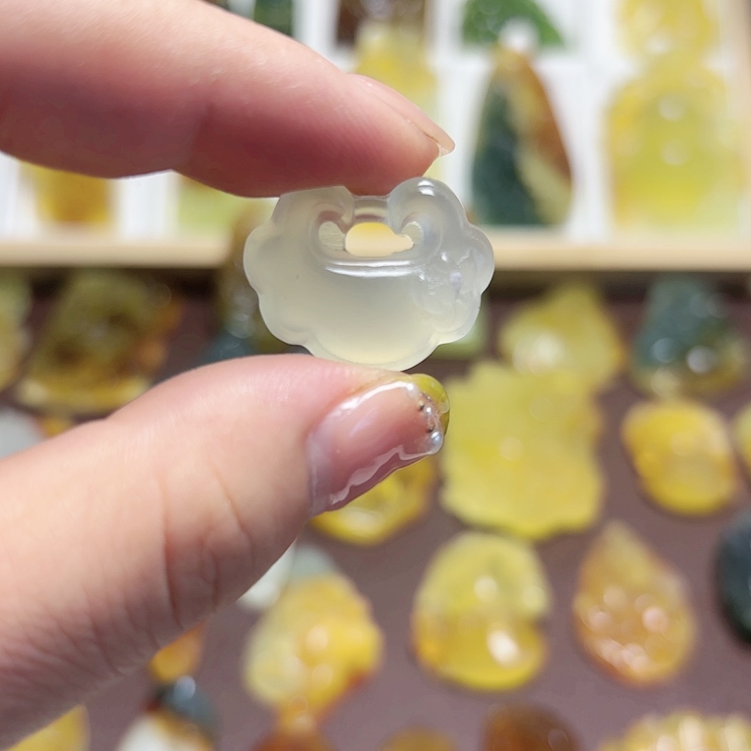 蛇纹石玉吊坠(不含链)未镶嵌