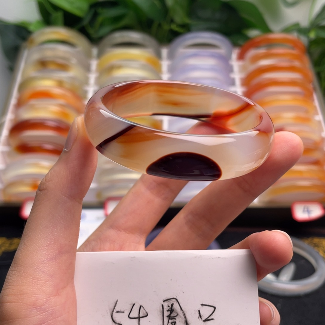 玛瑙/玉髓手镯未镶嵌60
