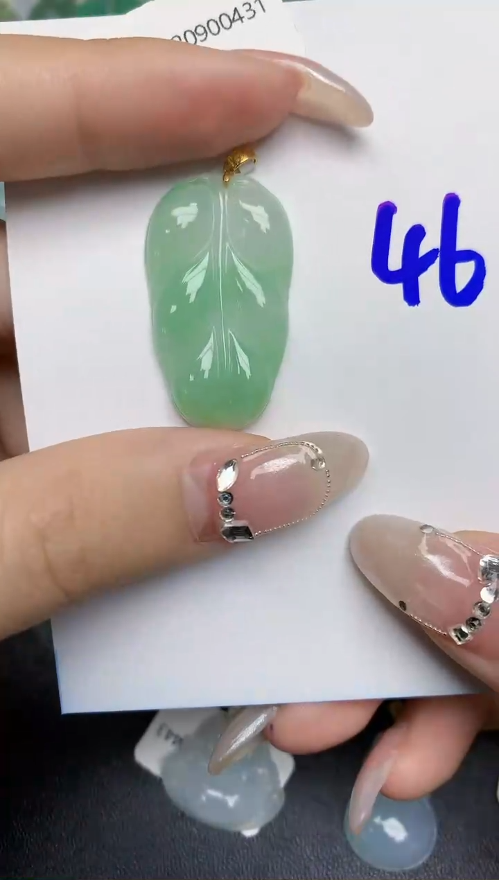 【闪购商品】翡翠颈饰18K金镶嵌46