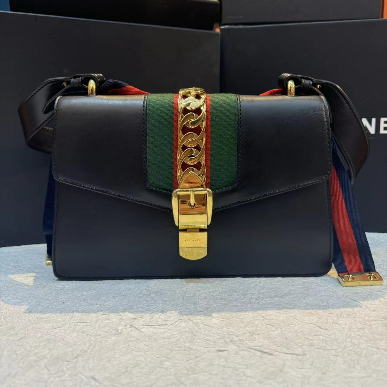95新 GUCCI/古驰 Gucci黑金塞尔维亚单肩包 24060220-04