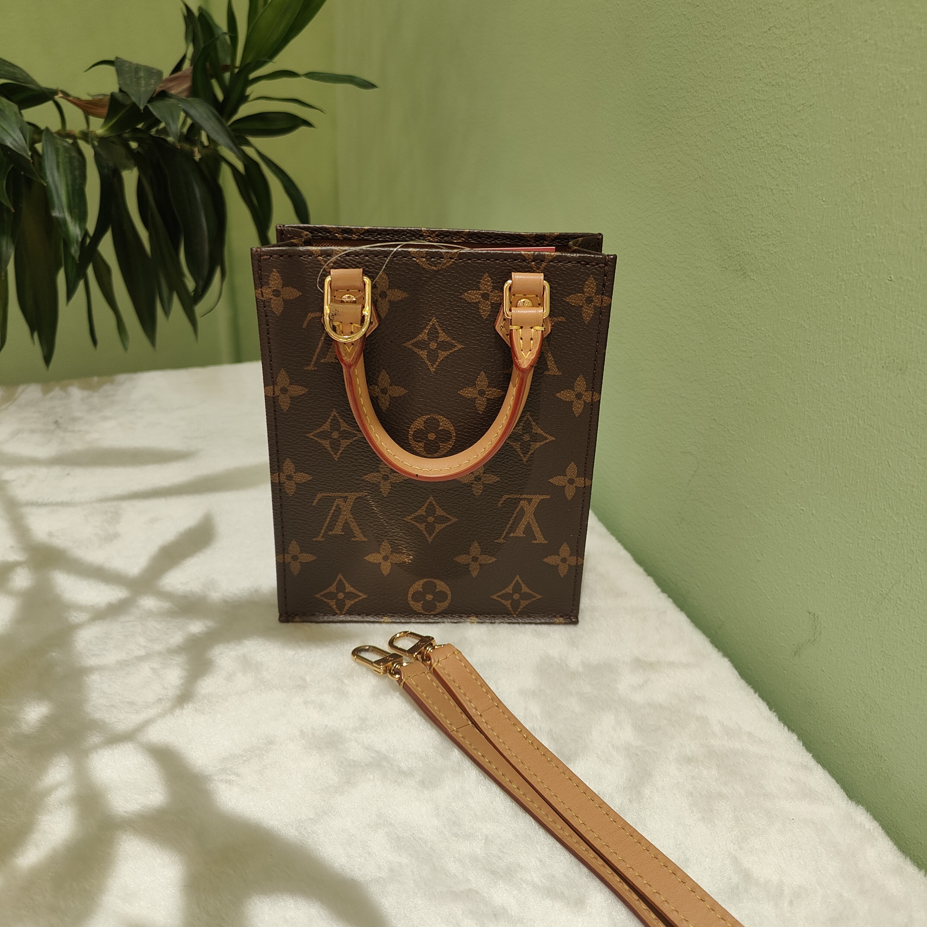 95新 LouisVuitton/路易威登 LV老花mini琴谱 24080147-03