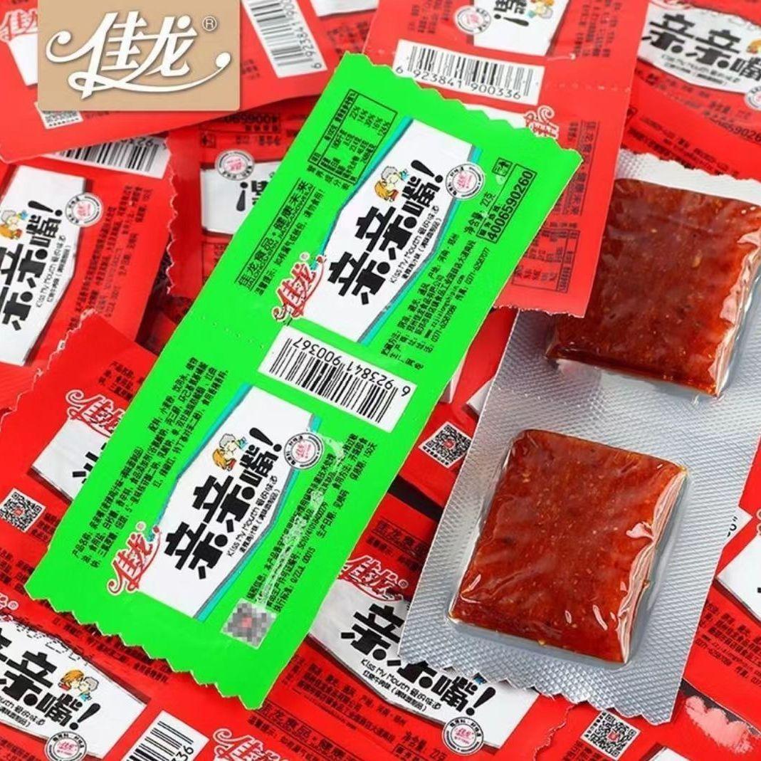 佳龙亲亲嘴烧劲道零食经典小辣条吃货解馋麻辣大刀肉休闲素食嚼劲