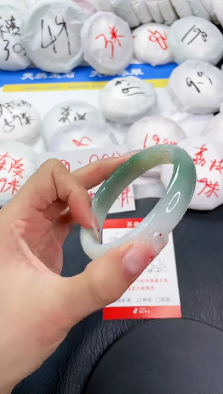 【闪购商品】石英质玉手镯未镶嵌503-62.2