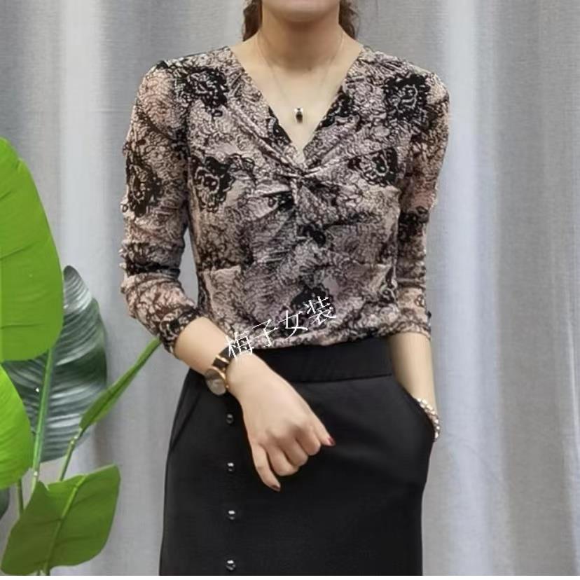 梅子精品女装新款时尚洋气打结小衫长袖豹纹弹力修身百搭v领上衣
