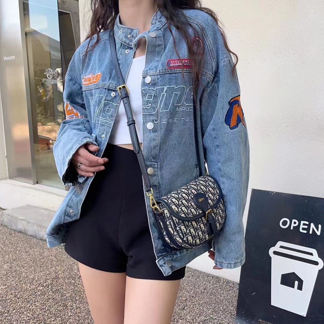 Djre「正品现货」奢品定制牛仔休闲时尚百搭斜跨法棍包