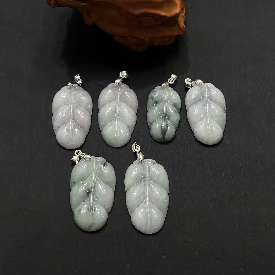 瑕疵处理天然缅甸a货翡翠叶子吊坠 F383—多样性发一件