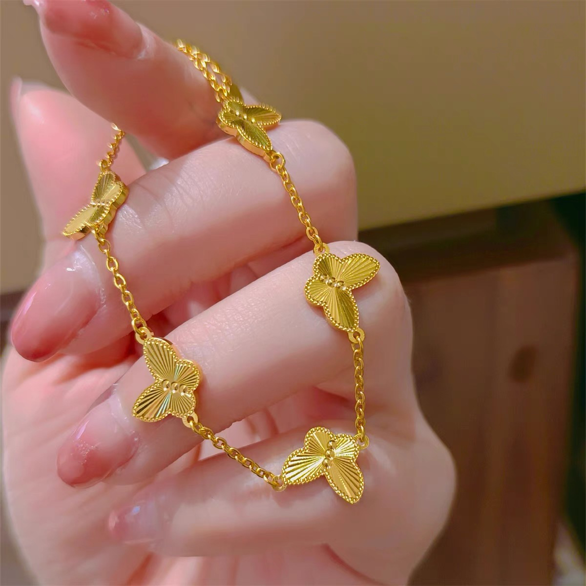 合金手链 新品镭射蝴蝶手链女2024新款简约时尚精致轻奢高级感