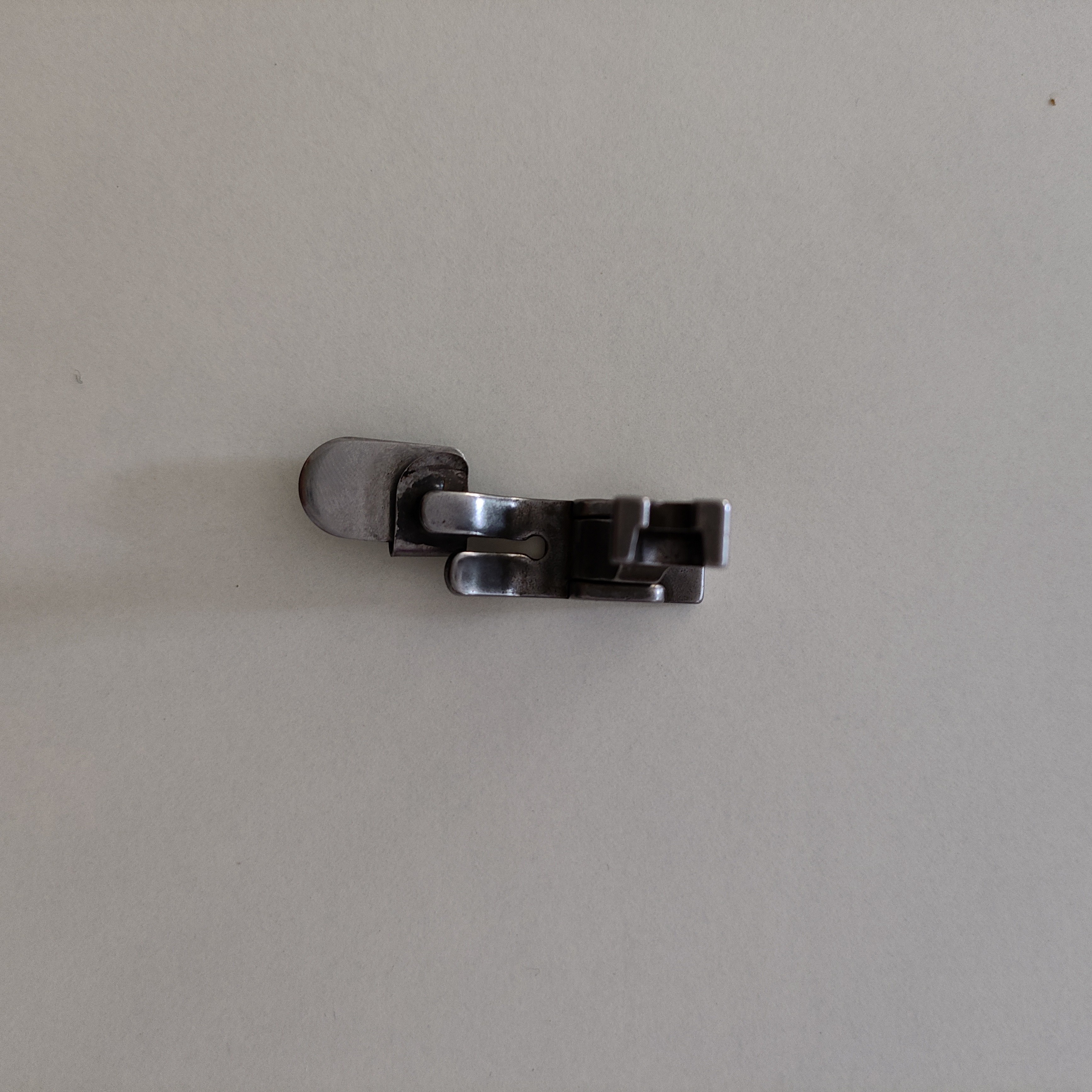 缝纫机上贴边压脚