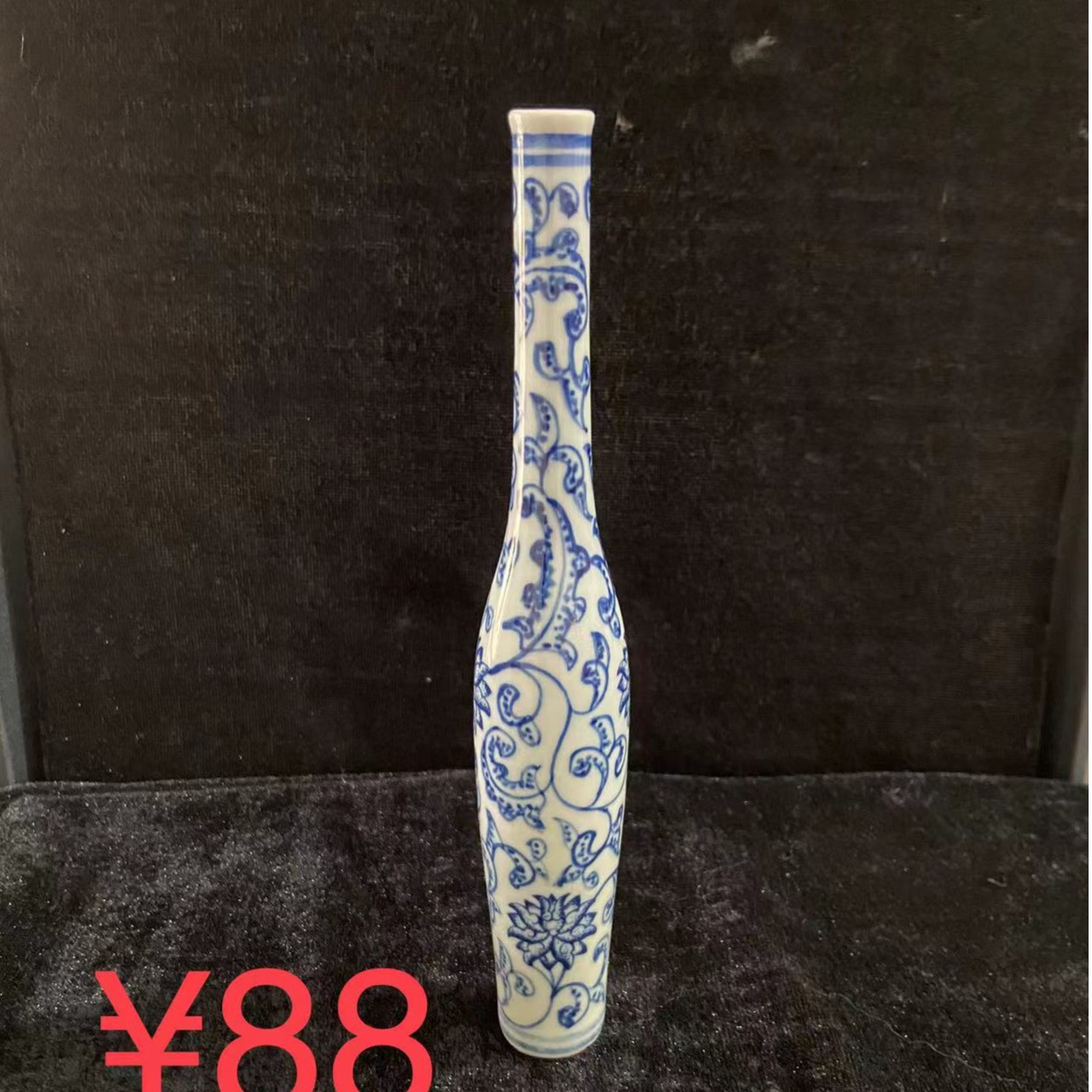 手工手绘青花缠枝莲棒槌赏瓶