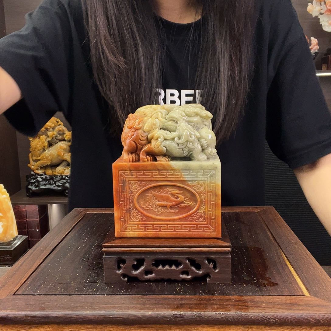 寿山石d****8。。。。。。。。。。。，，。。