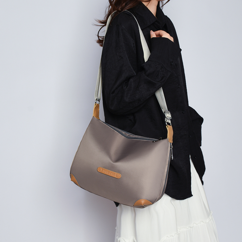 2024秋冬新款单肩包大容量通勤托特包休闲百搭斜挎包