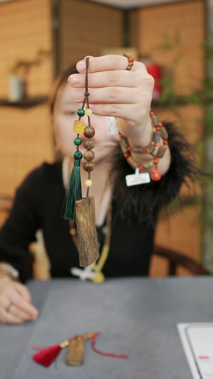 【闪购商品】沉香手把件莺歌绿棋楠蜜蜡貔貅车挂