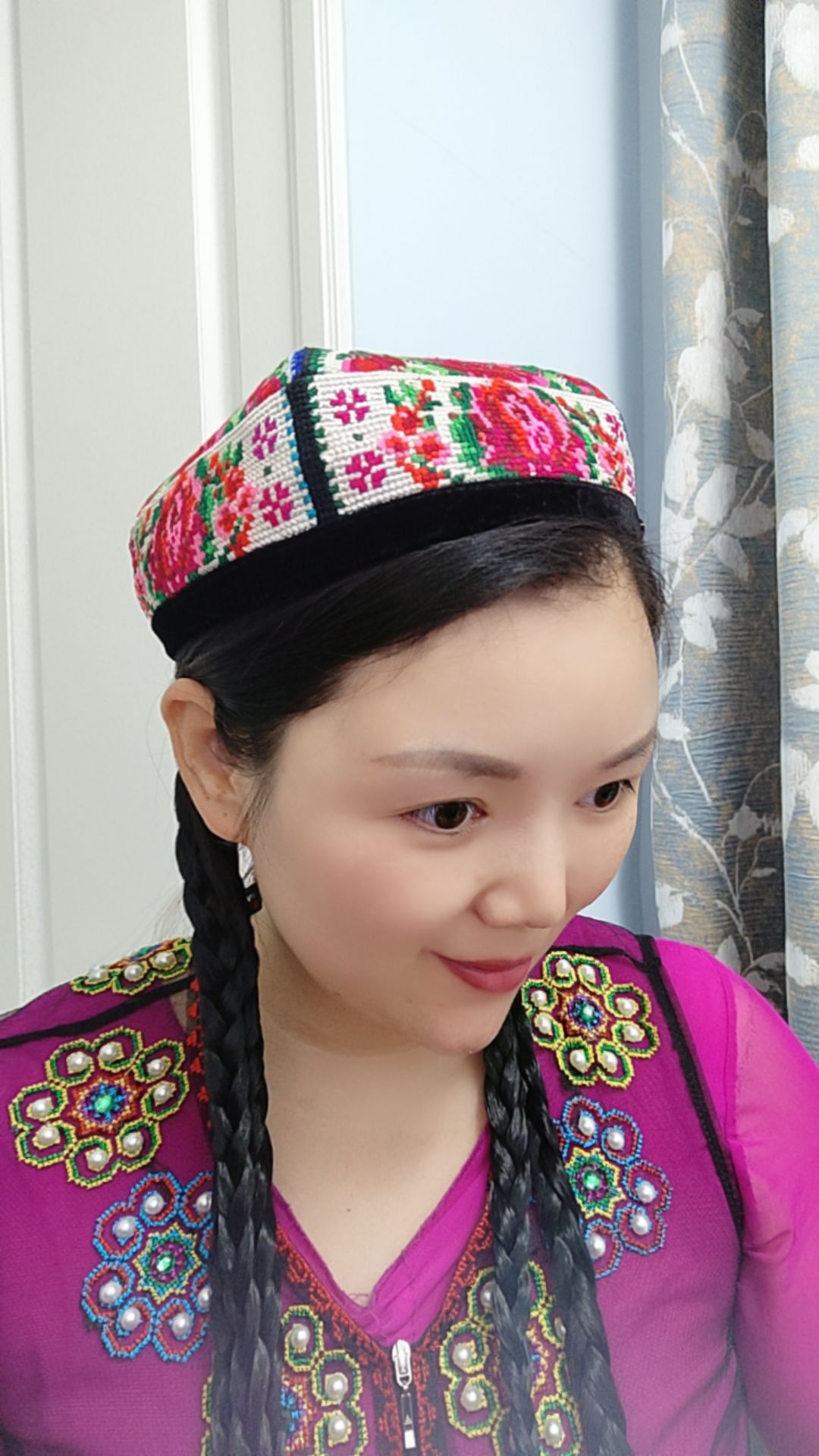 百搭款辫子绣花帽