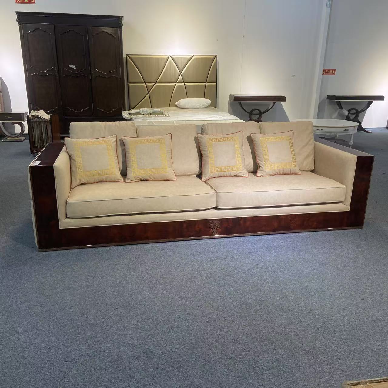 L24481-4   罗浮宫  四人位沙发     283*100*68