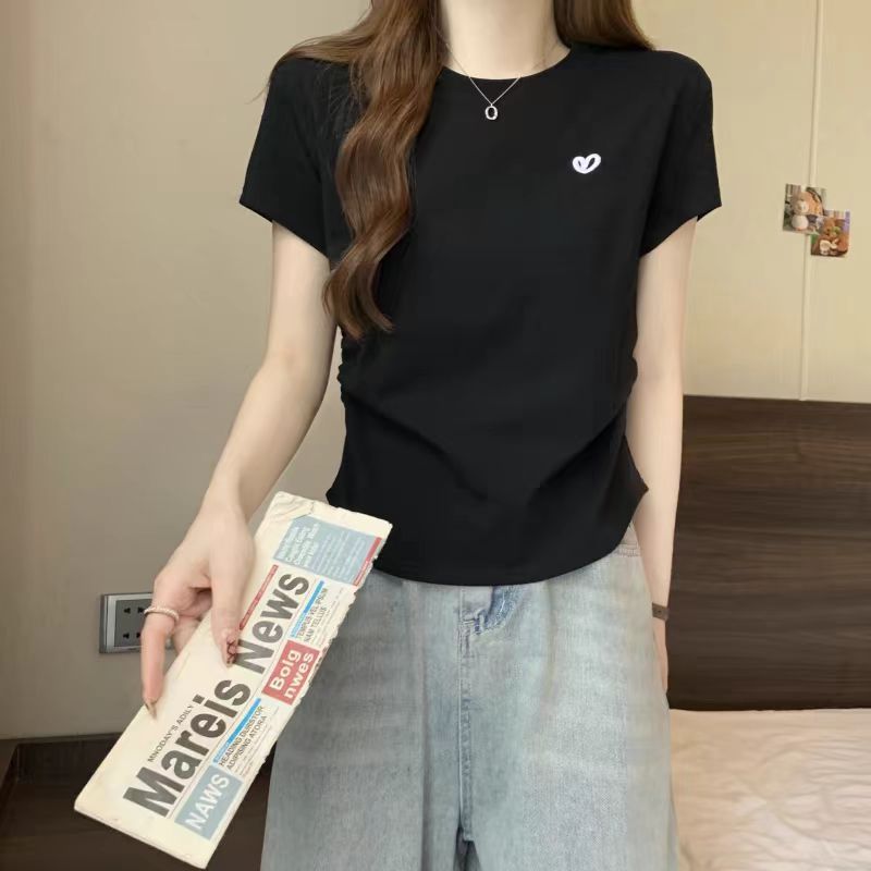 小众爱心刺绣短袖T恤女2024夏季甜辣修身显瘦设计感短款褶皱上衣