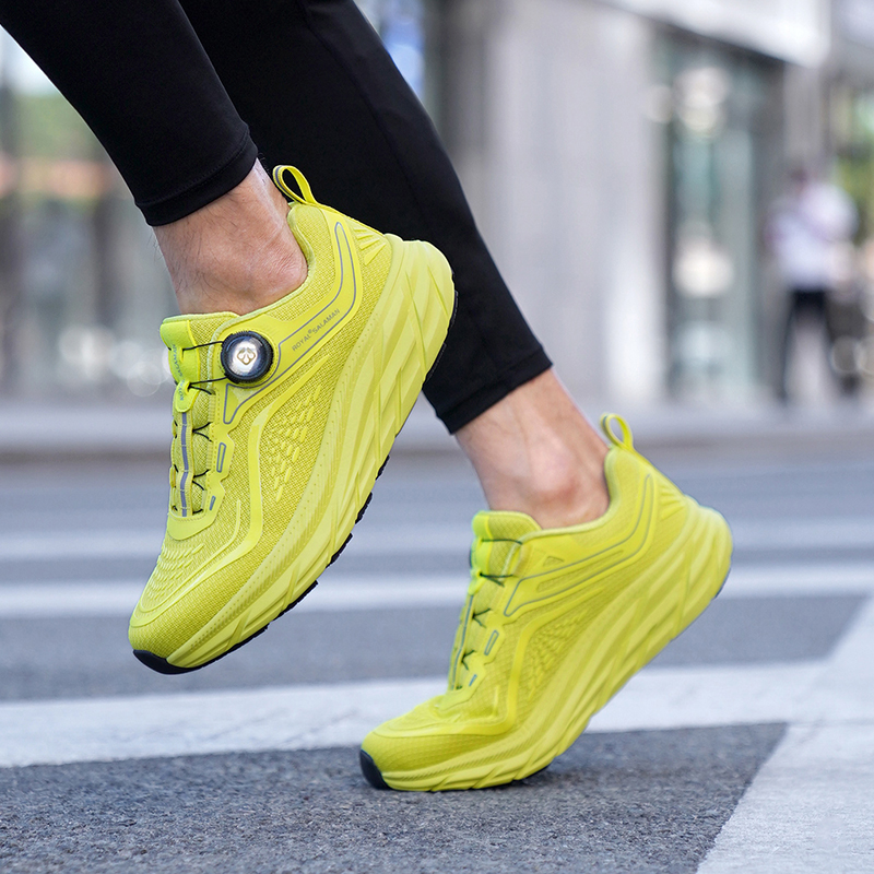 萨拉曼减震跑步鞋男春夏透气轻便厚底夜跑慢跑运动鞋男马拉松跑鞋