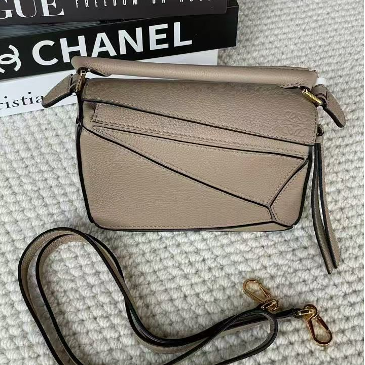 95新 LOEWE/罗意威 puzzle mini 焦糖色 拼色 牛皮