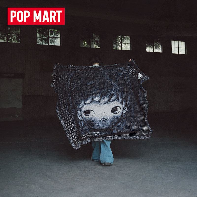 泡泡玛特Hirono Living Wild衰败城市-小野-蓝调盖毯