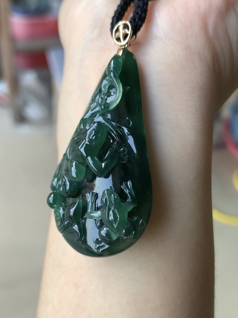 天然缅甸翡翠高冰老蓝水携子上朝成品（尺寸：50*29*15）