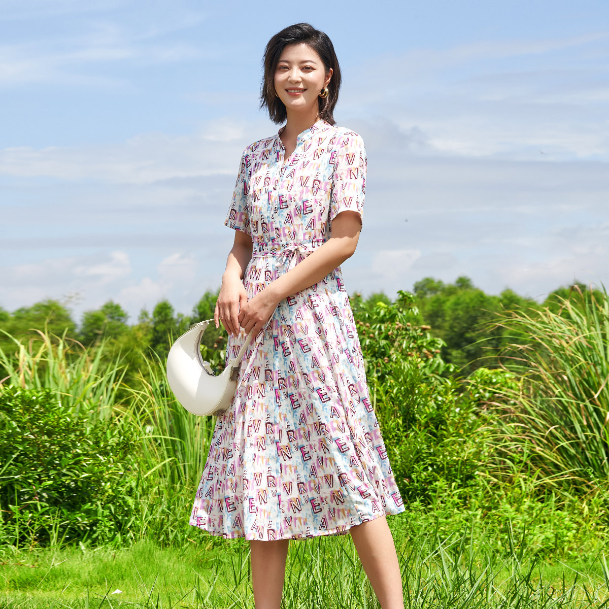 歌蒂诗2023春夏专柜新款时尚字母印花收腰显瘦连衣裙女 8D14L3836