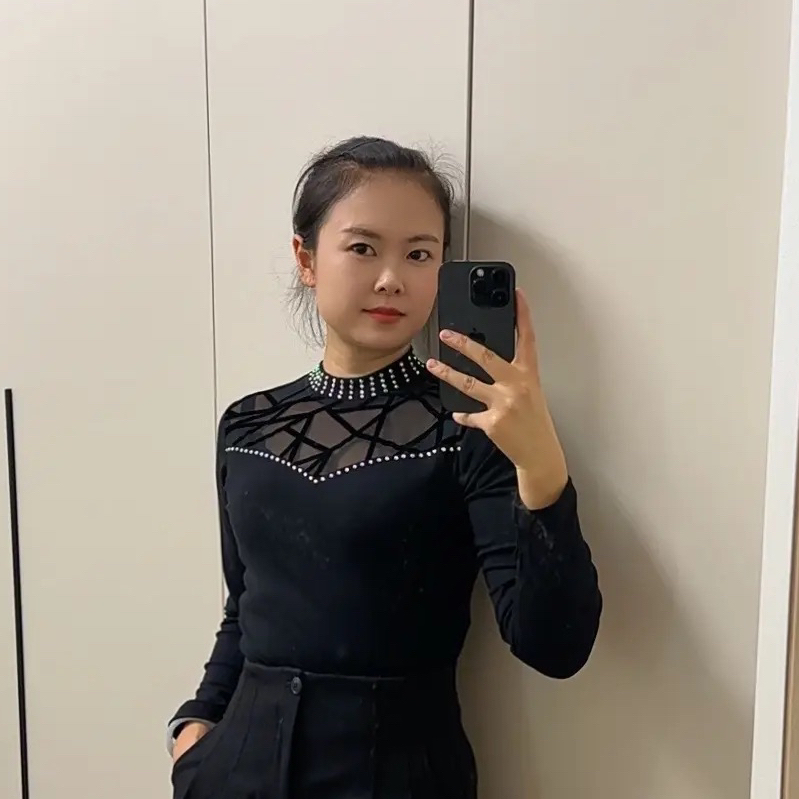 新款秋冬广场舞服装镶钻修身显瘦时尚半高领加绒打底衫长袖上衣