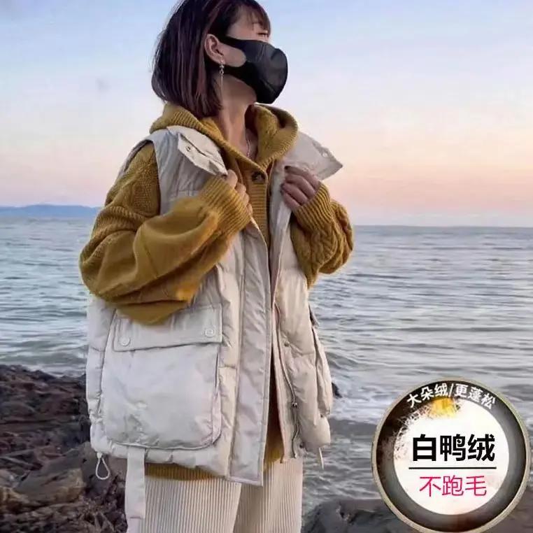冬季白鸭绒羽绒马甲女外穿短款2023秋冬新款韩版百搭宽松马夹背款