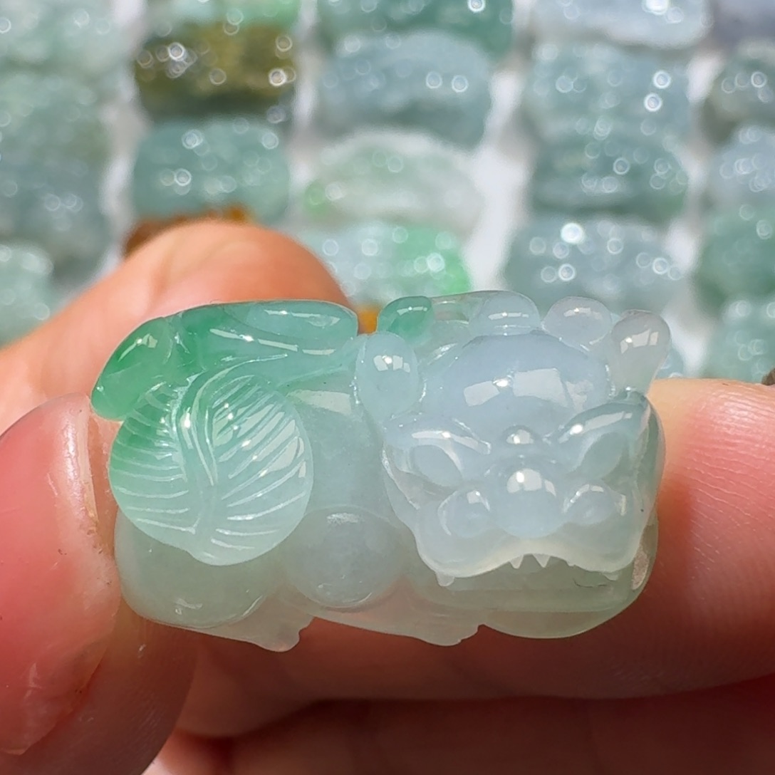 定制翡翠未镶嵌貔貅