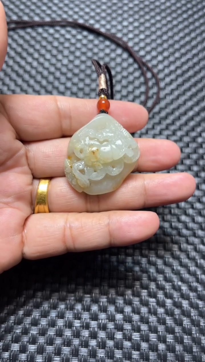 【闪购商品】和田玉挂件未镶嵌籽料挂件一个