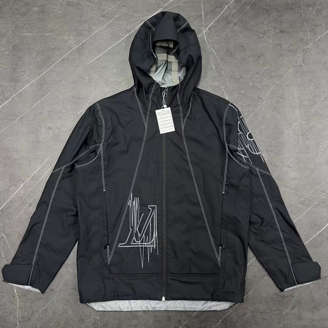95新 LouisVuitton/路易威登 44码 刺绣logo 厚款冲锋衣