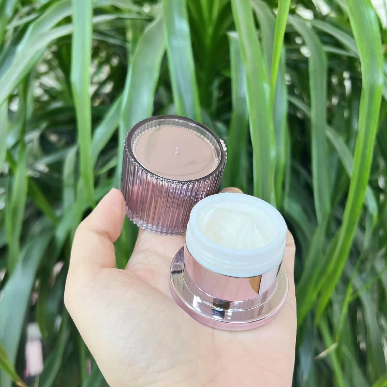 【宠粉！】持证上岗！白月光美白祛斑眼霜！太逆袭啦！