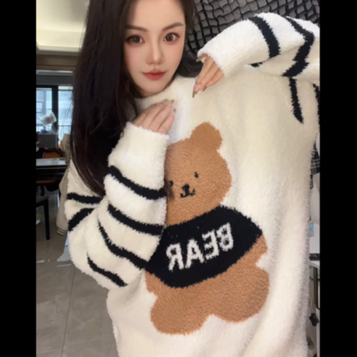 半边绒羽毛纱2024冬款黑白条纹小熊圆领保暖睡衣家居服ALE