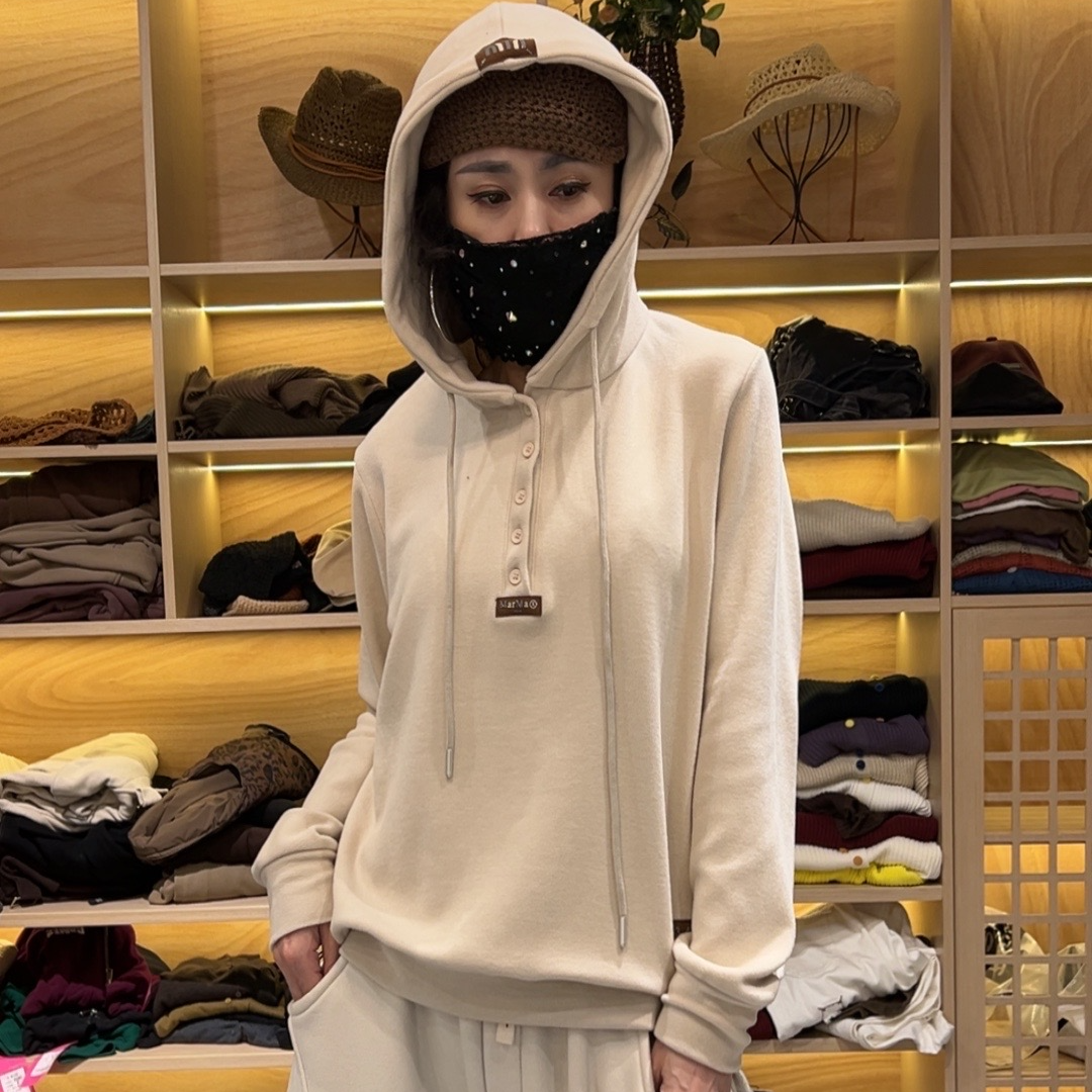 24102秋冬加厚保暖减龄阔版百搭连帽打底上衣