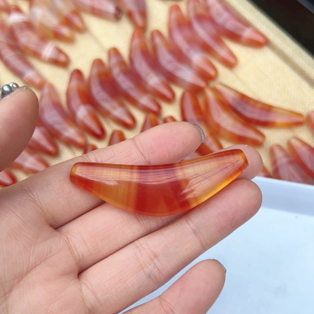 【闪购商品】玛瑙/玉髓颈饰未镶嵌佐**右