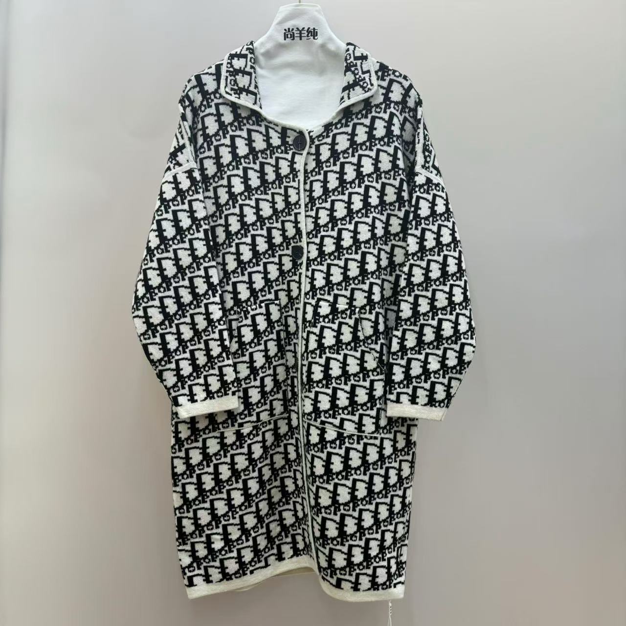 S·Y·C【卖完下架，仅一批】纯山羊 绒polo领外套大衣女CYR240184